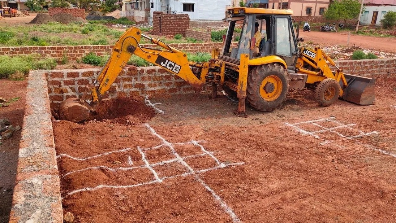 ఇంటి నిర్మాణం కోసం తవ్వకాలు...బయటపడిన విగ్రహం...