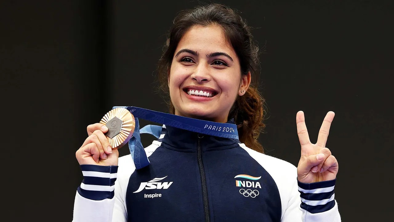 Manu Bhaker: పారిస్ ఒలింపిక్స్.. అరుదైన రికార్డుకు అడుగు దూరంలో మను బాకర్